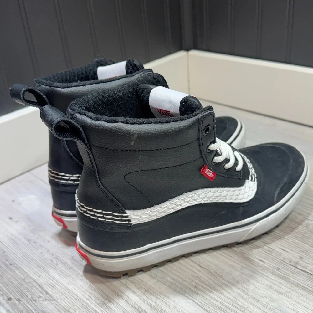 Vans Standard Mid Waterproof Boot MTE Men's Sz 6 Made For Elements Cold Weather